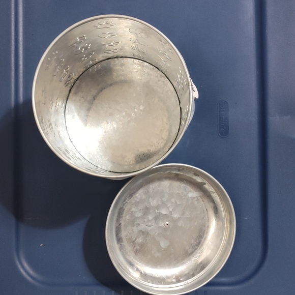 AmiciPet Pet Treat Container with Lid - Picture 2 of 5